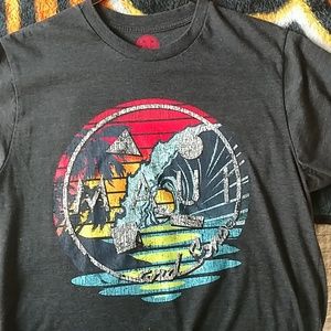 🤯Maui and Sons shirt